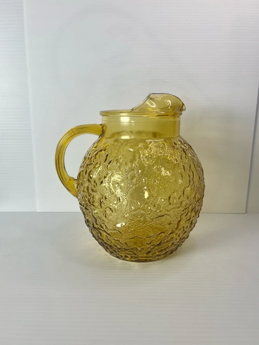 Vintage 1960's Anchor Hocking Glass Honey Gold Lido Milano 96-ounce Pitcher